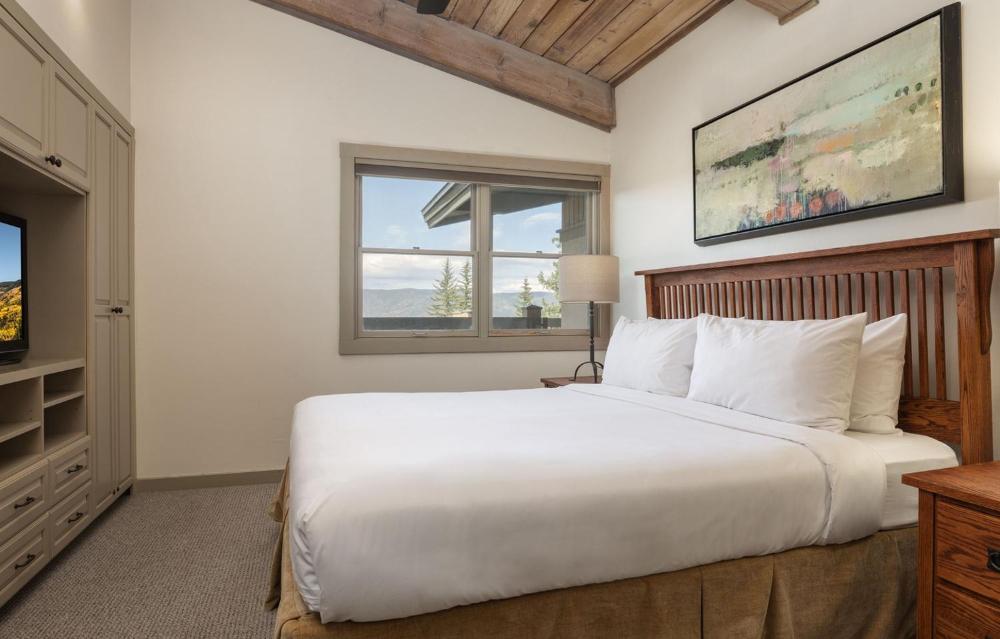 Top of the Village - Slope 408 interior